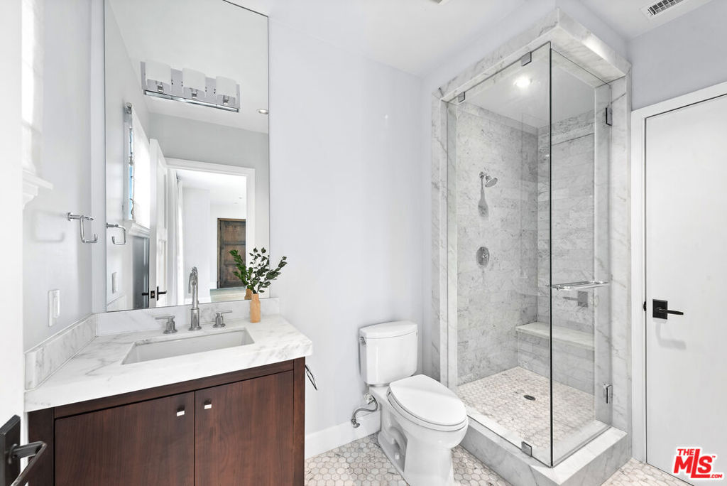 823 S Bundy Drive Unit: 112