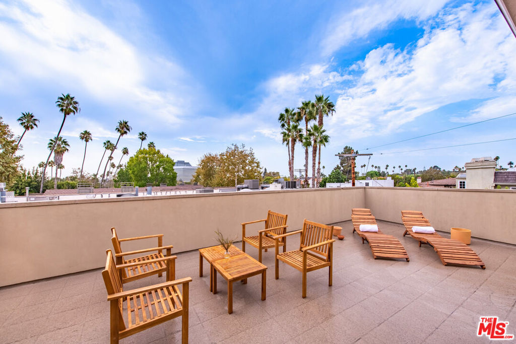 823 S Bundy Drive Unit: 112