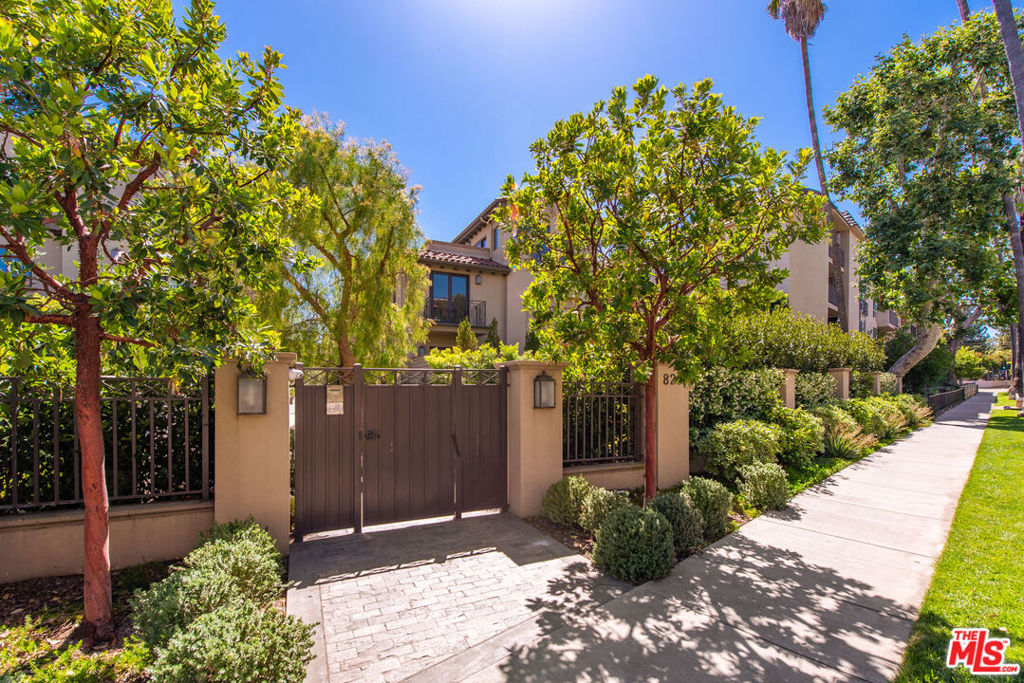 823 S Bundy Drive Unit: 112
