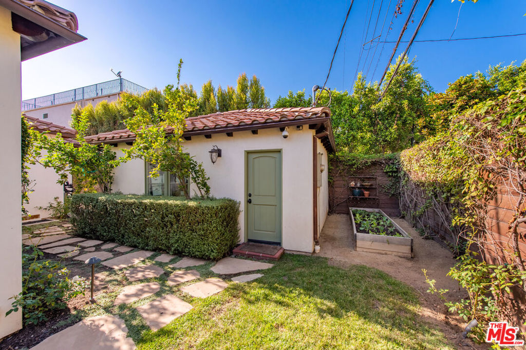 2306 Parnell Avenue