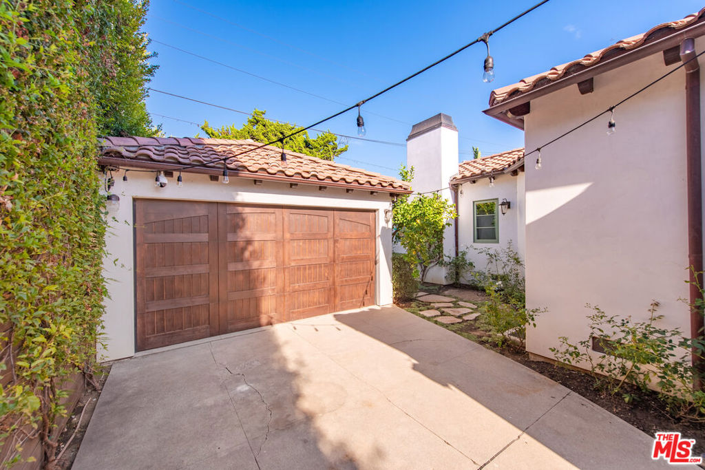 2306 Parnell Avenue