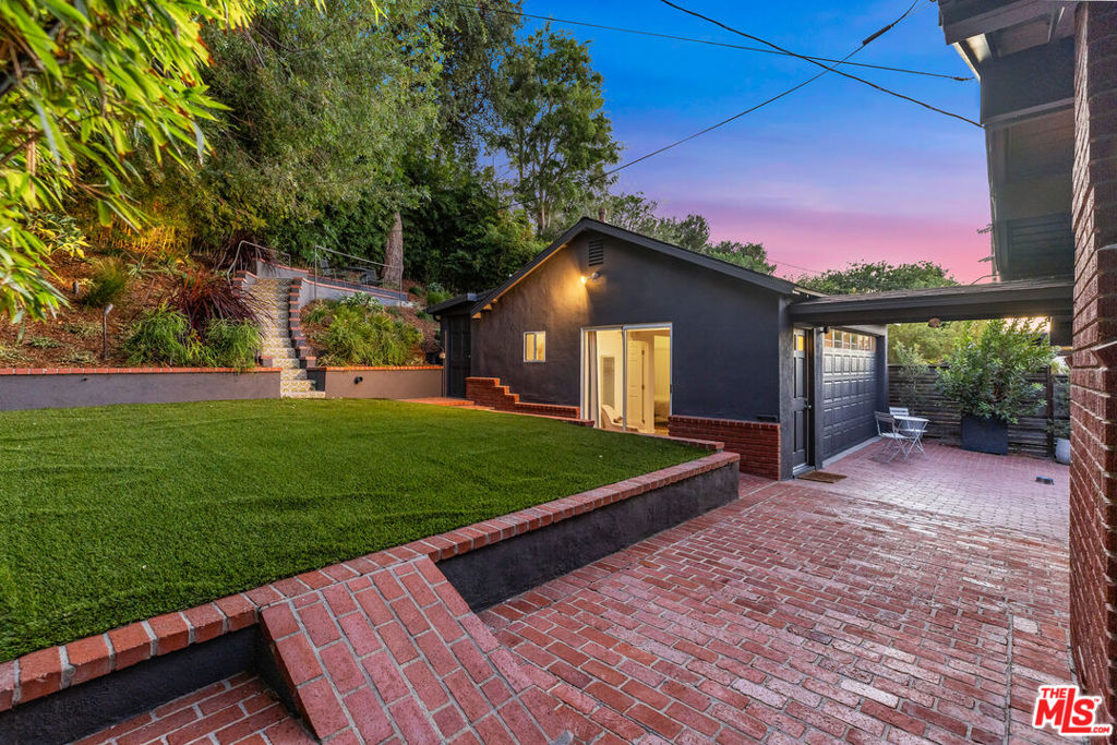 5868 W 78th Street