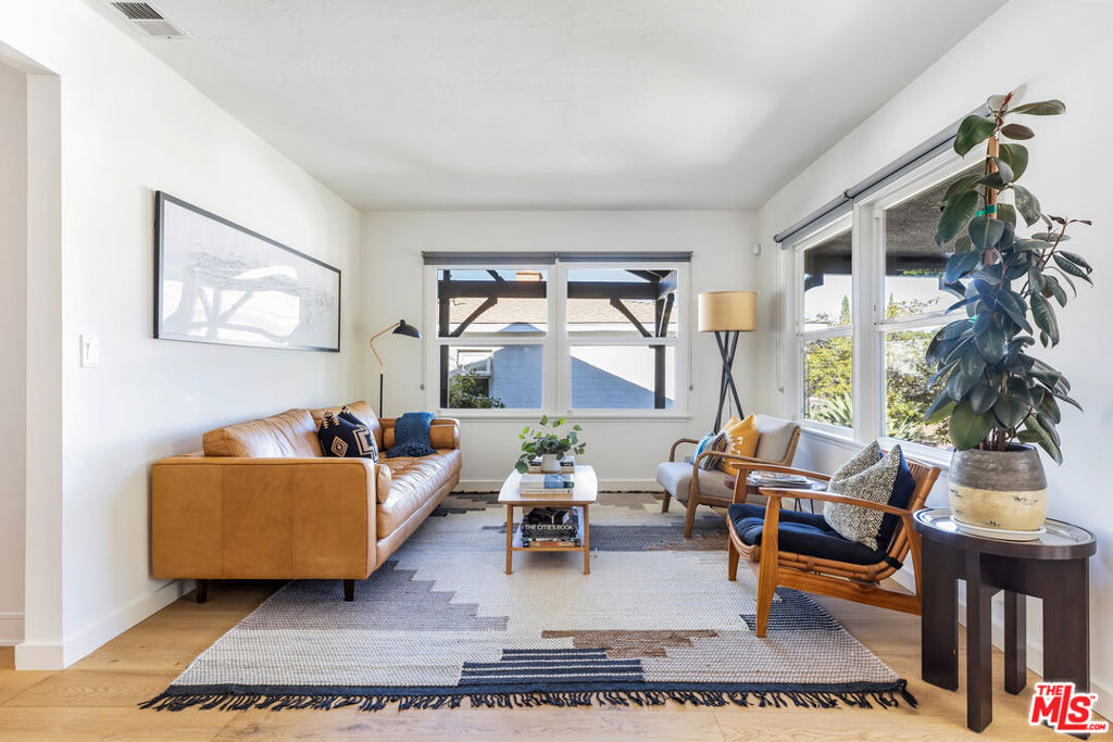 5868 W 78th Street
