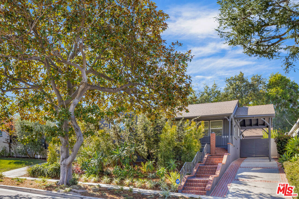 5868 W 78th Street