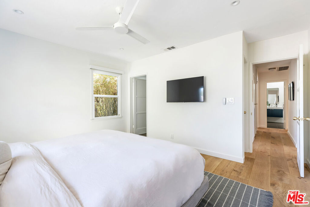 5868 W 78th Street