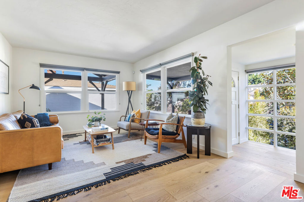 5868 W 78th Street