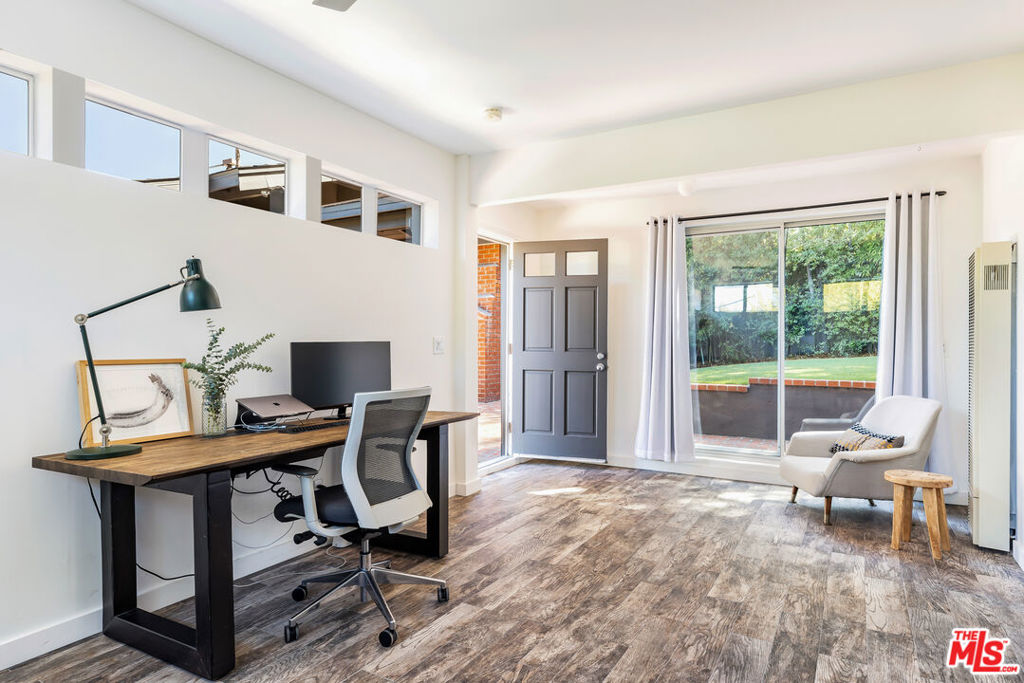5868 W 78th Street