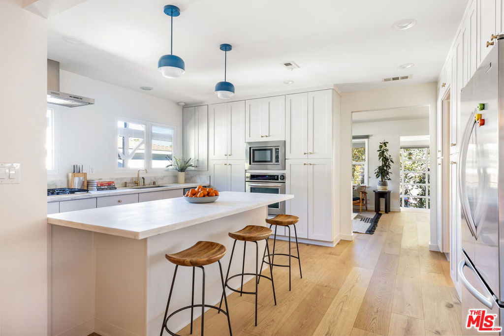 5868 W 78th Street
