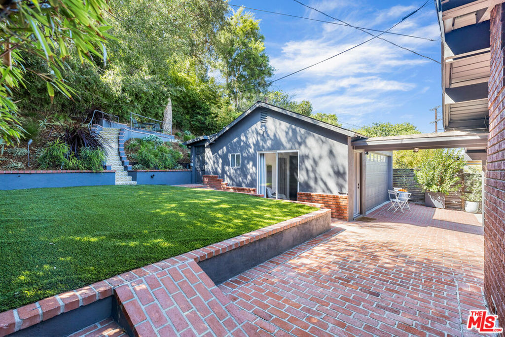 5868 W 78th Street