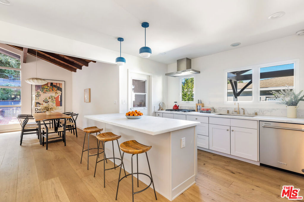 5868 W 78th Street