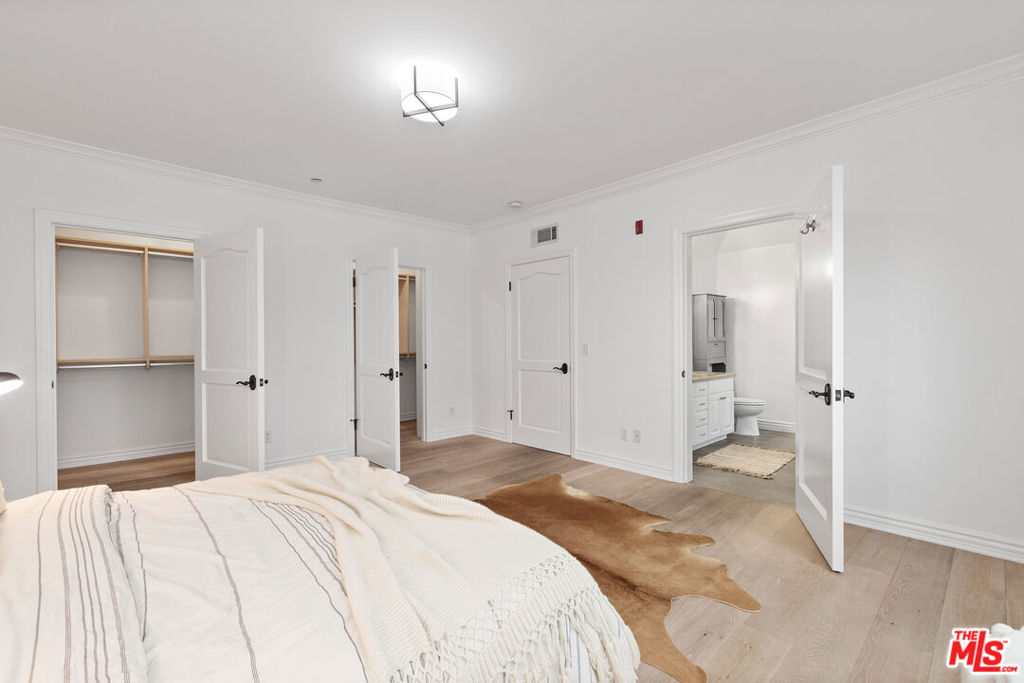 1135 Rexford Drive Unit: PH 404