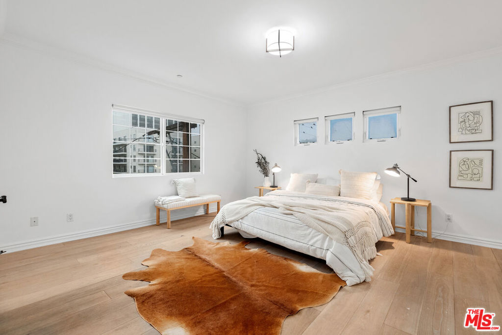 1135 Rexford Drive Unit: PH 404