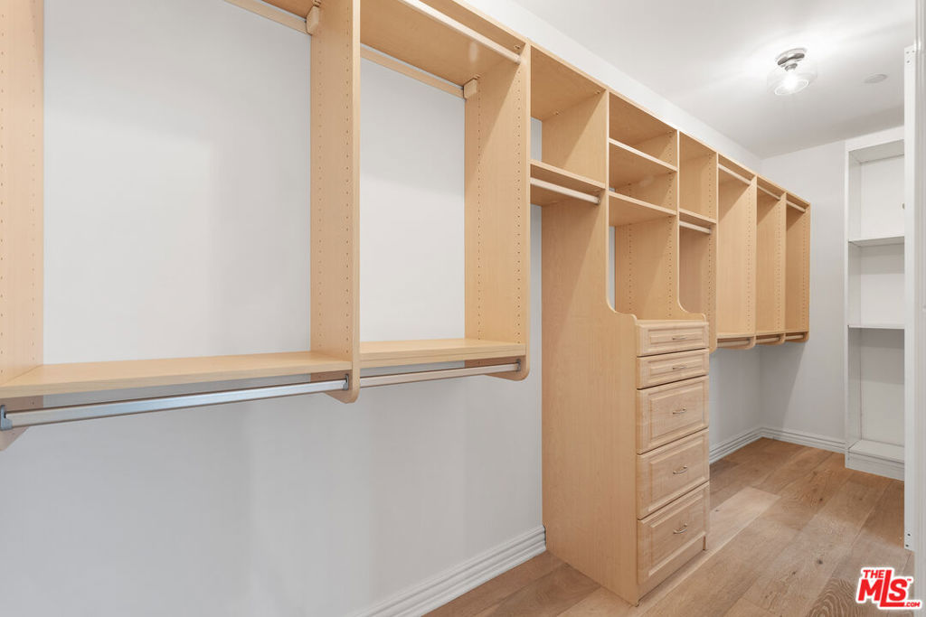 1135 Rexford Drive Unit: PH 404