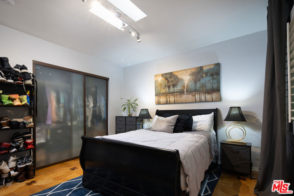 832 N Crescent Heights Boulevard