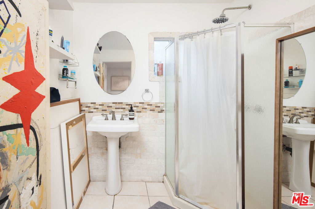 832 N Crescent Heights Boulevard