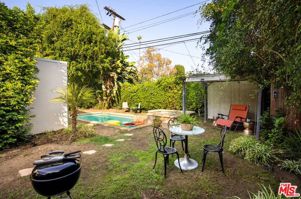 832 N Crescent Heights Boulevard