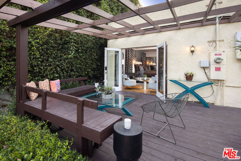 832 N Crescent Heights Boulevard