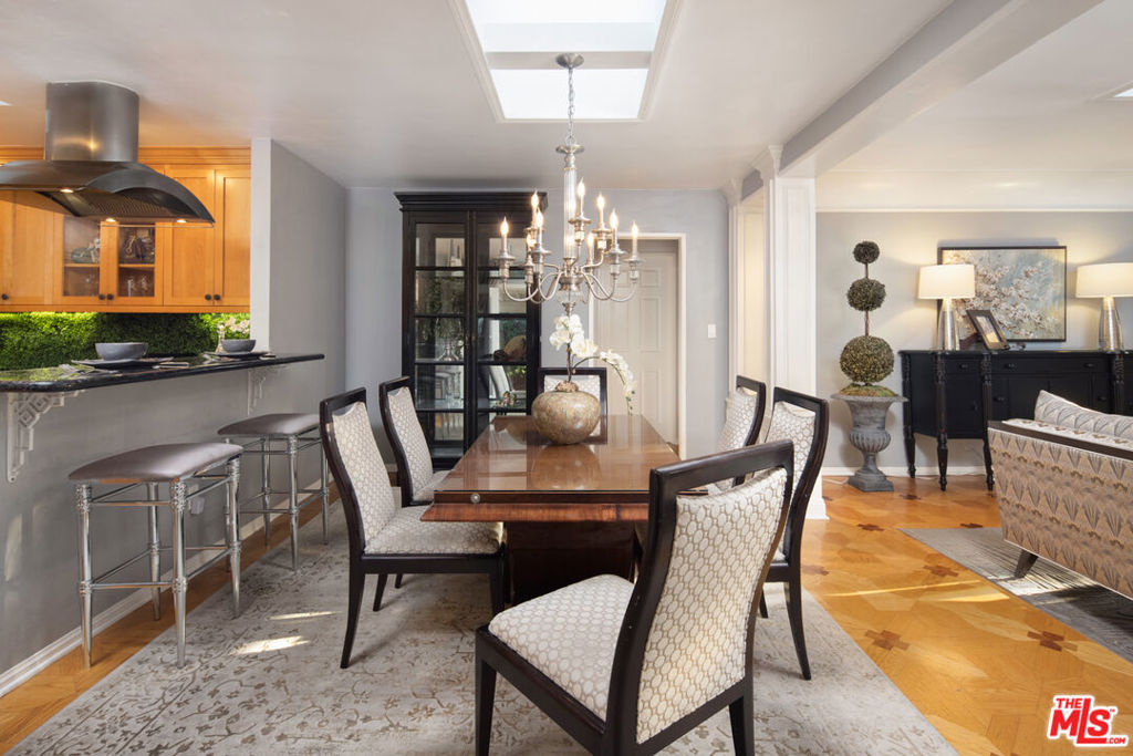 832 N Crescent Heights Boulevard