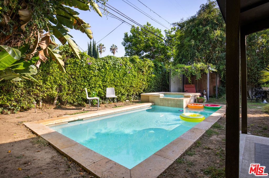 832 N Crescent Heights Boulevard