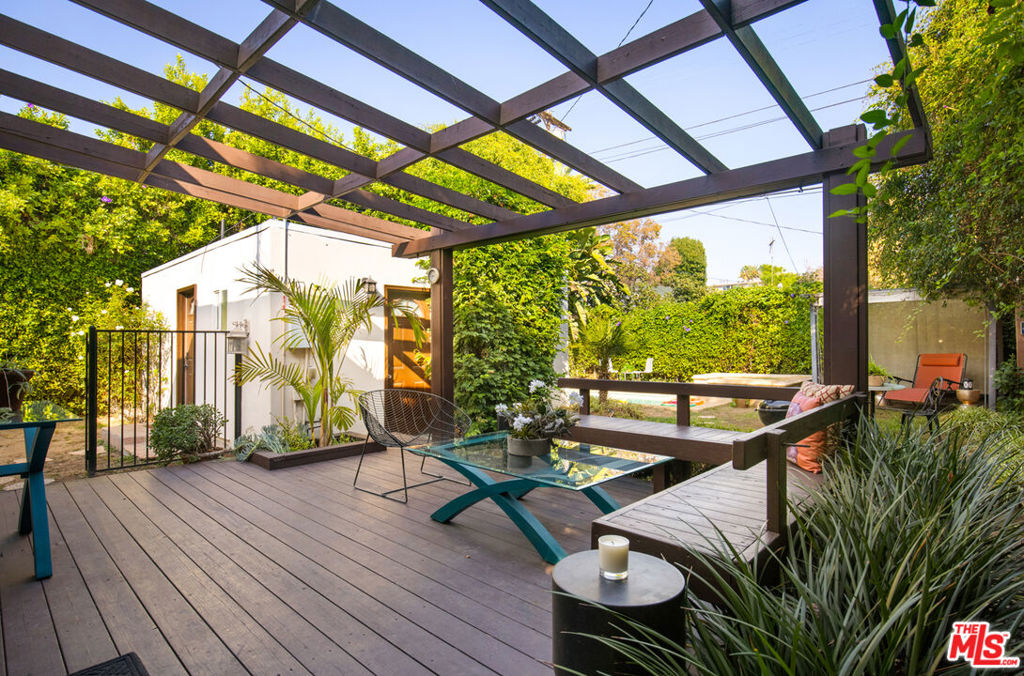 832 N Crescent Heights Boulevard