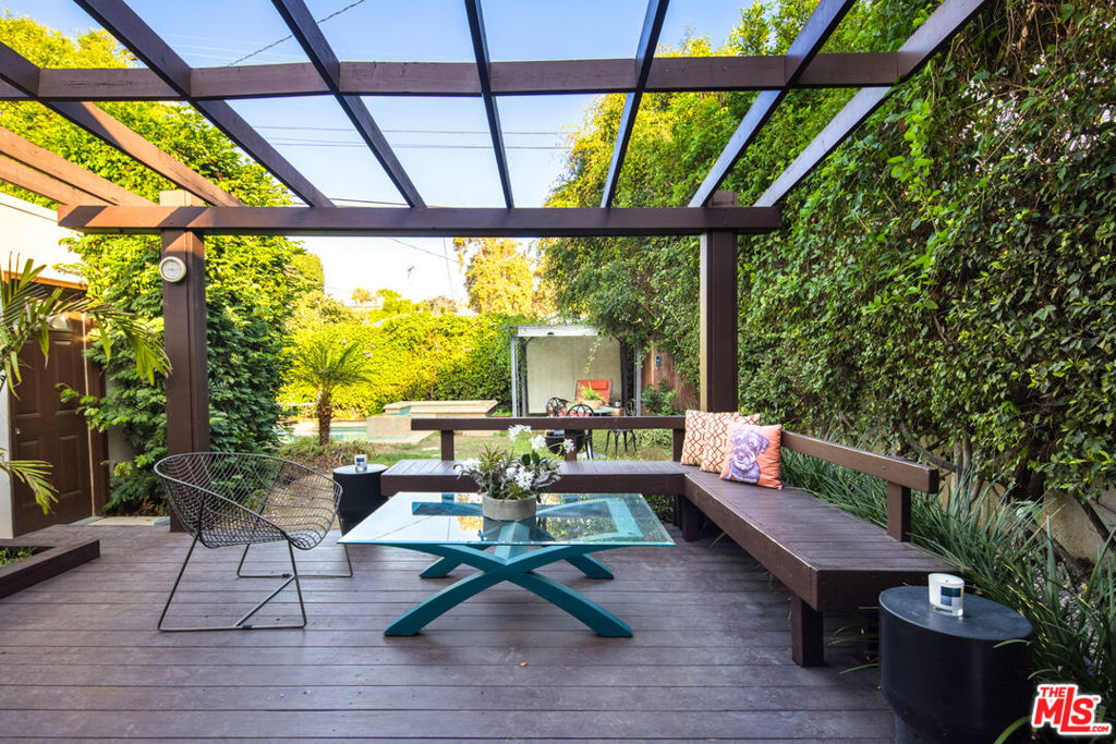 832 N Crescent Heights Boulevard