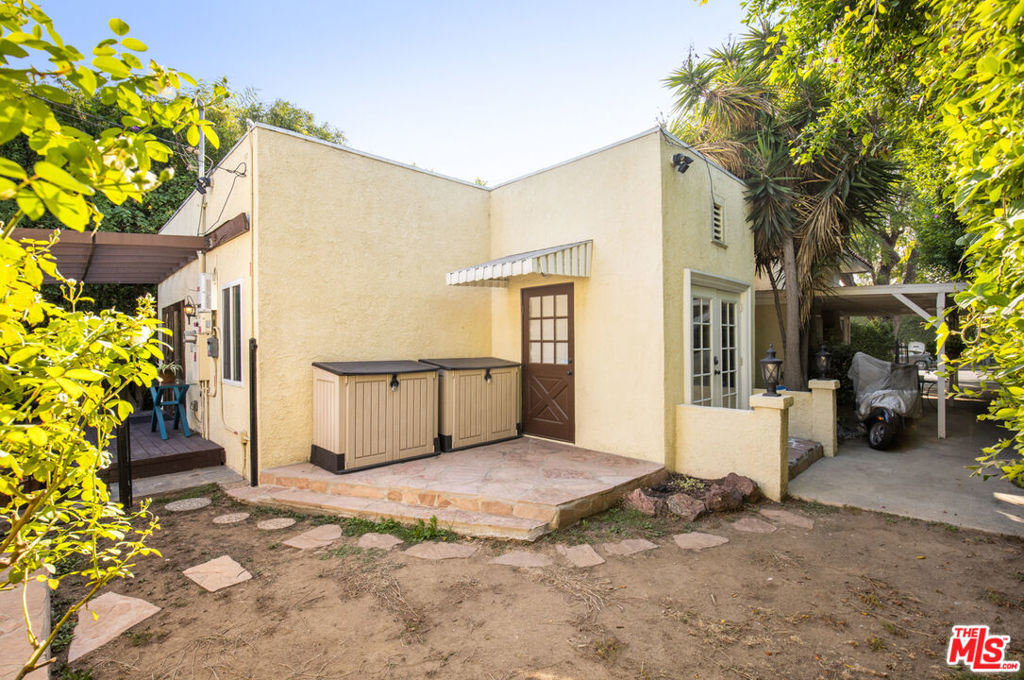 832 N Crescent Heights Boulevard