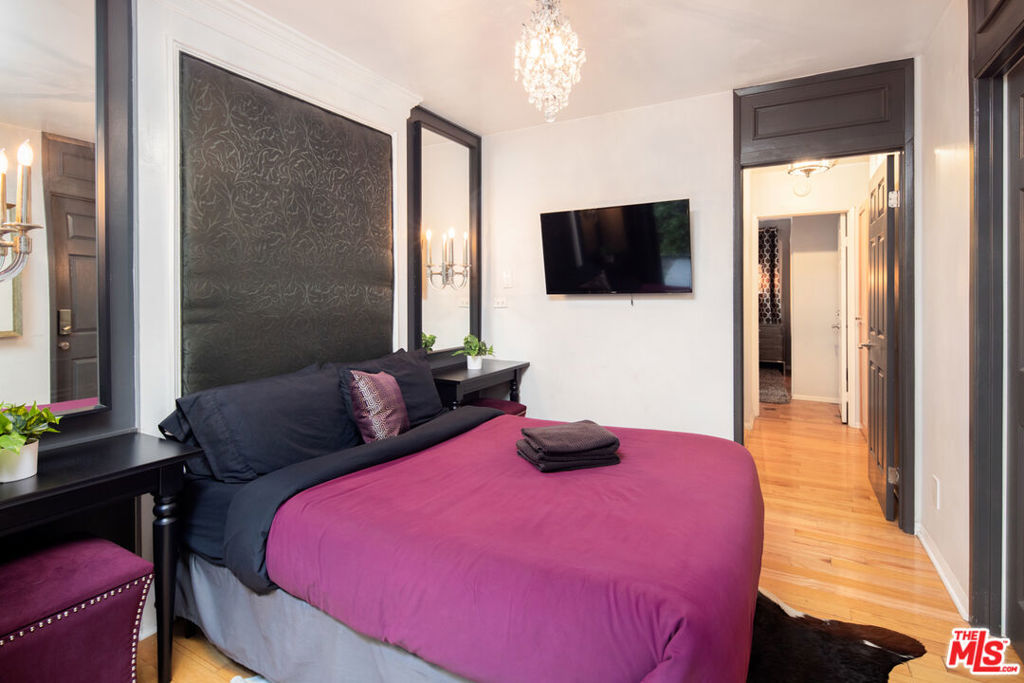 832 N Crescent Heights Boulevard