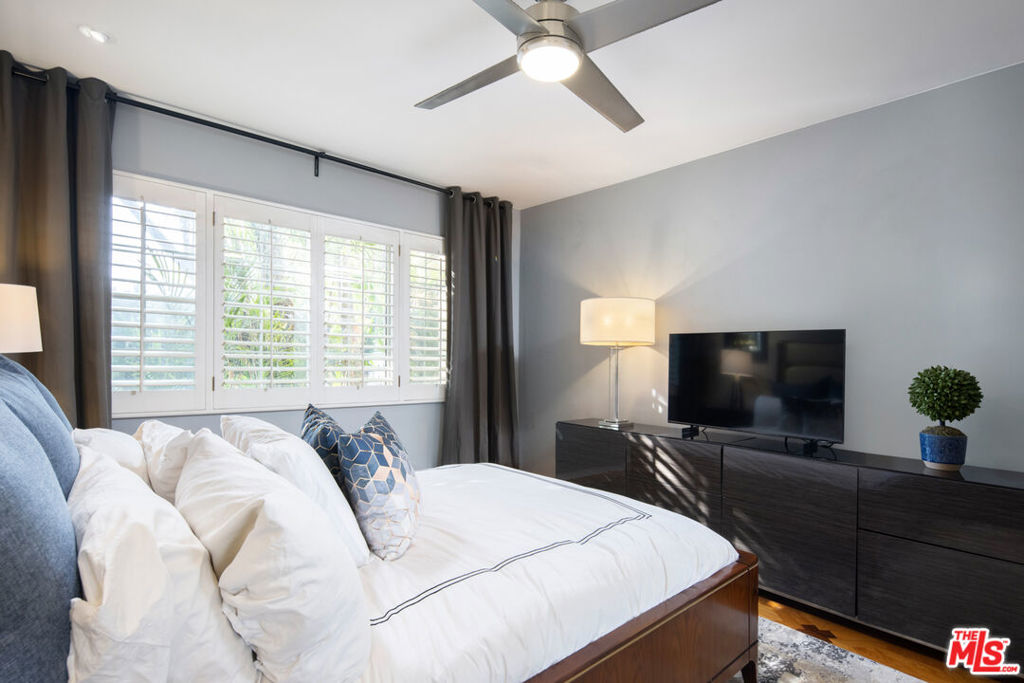 832 N Crescent Heights Boulevard