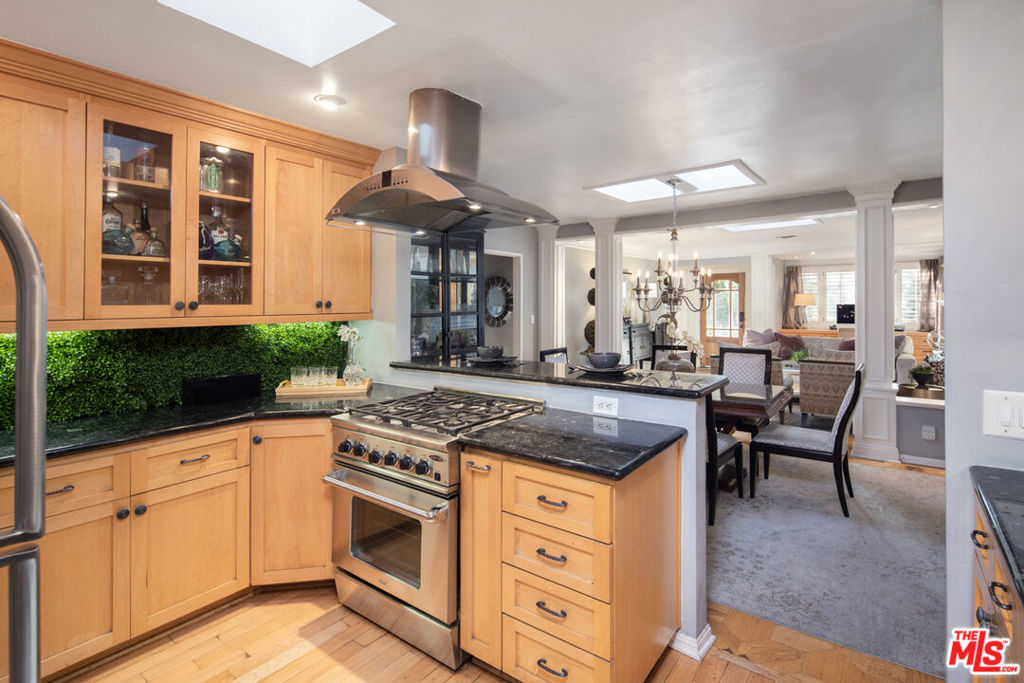 832 N Crescent Heights Boulevard