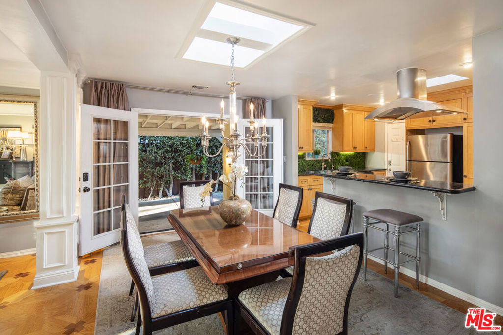 832 N Crescent Heights Boulevard