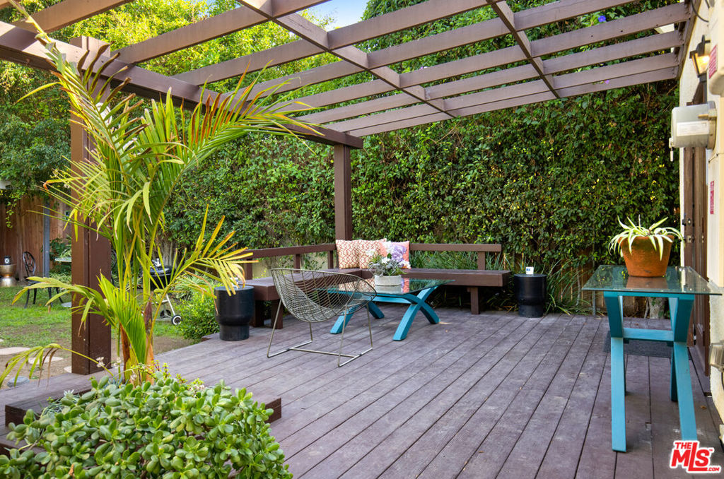 832 N Crescent Heights Boulevard