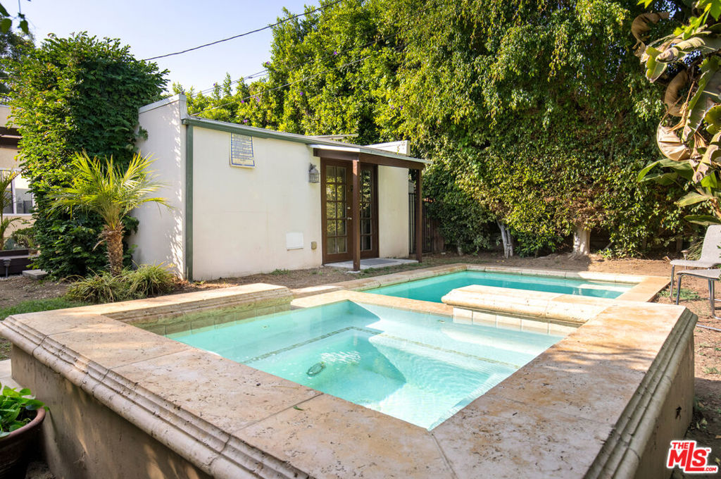 832 N Crescent Heights Boulevard