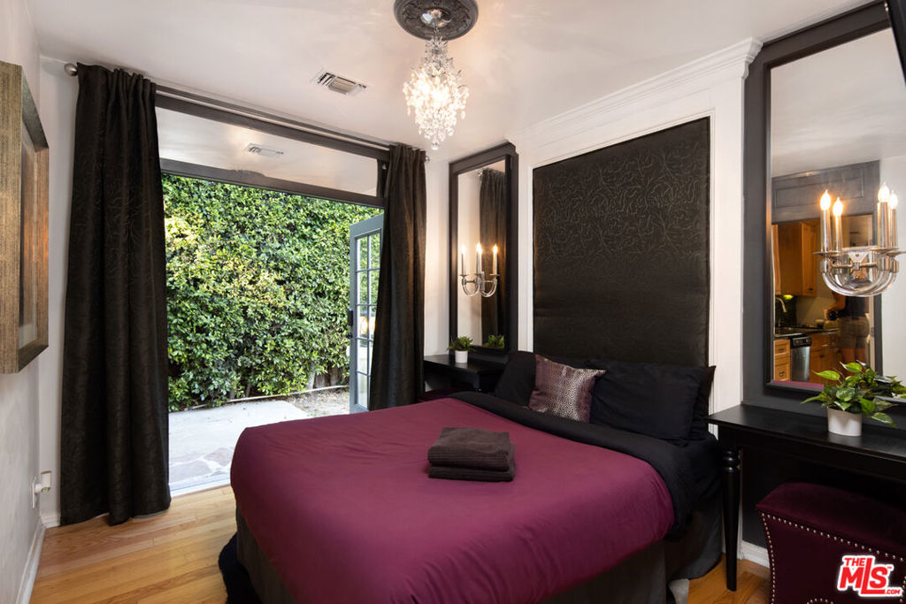 832 N Crescent Heights Boulevard