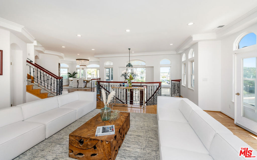 275 Redlands Street