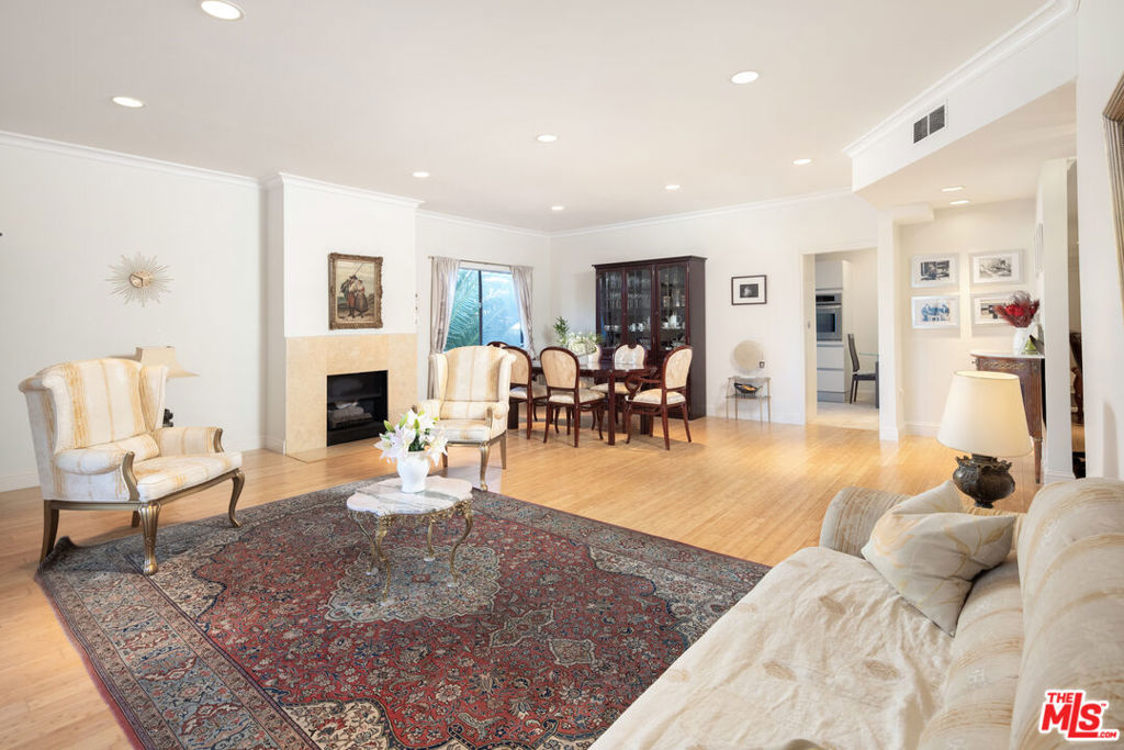 1944 Glendon Avenue Unit: 204