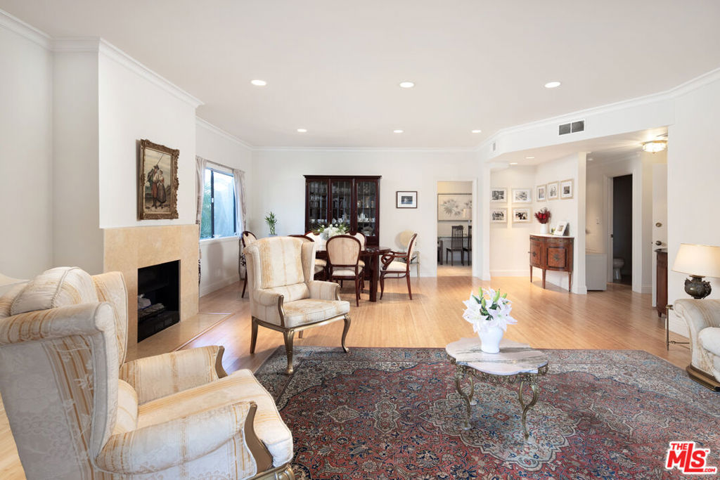 1944 Glendon Avenue Unit: 204