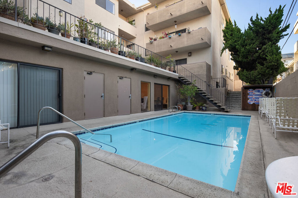 1944 Glendon Avenue Unit: 204