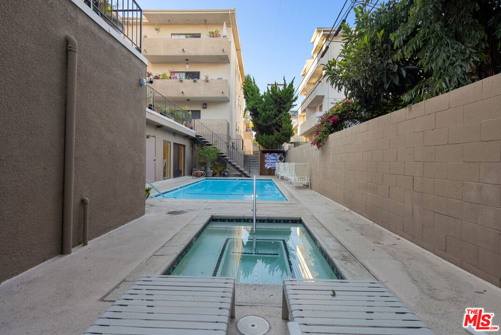 1944 Glendon Avenue Unit: 204
