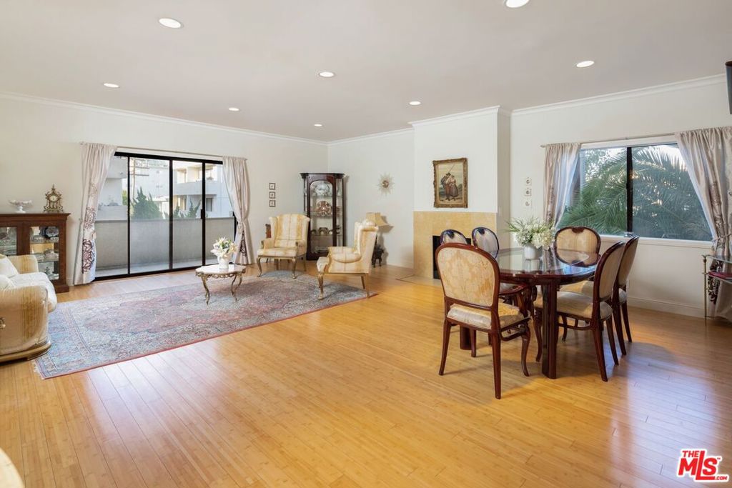 1944 Glendon Avenue Unit: 204