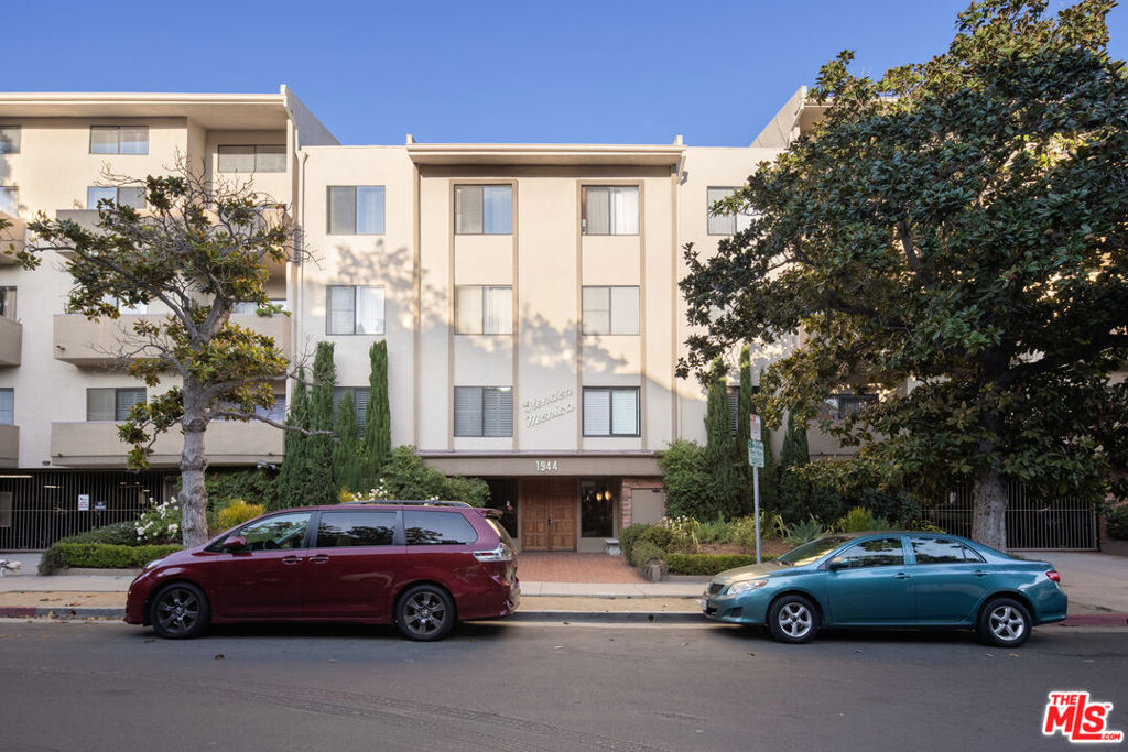 1944 Glendon Avenue Unit: 204