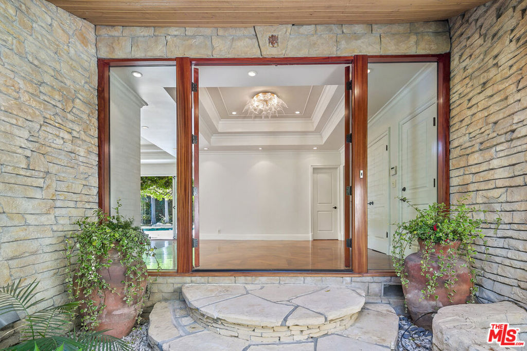 1681 Stone Canyon Road