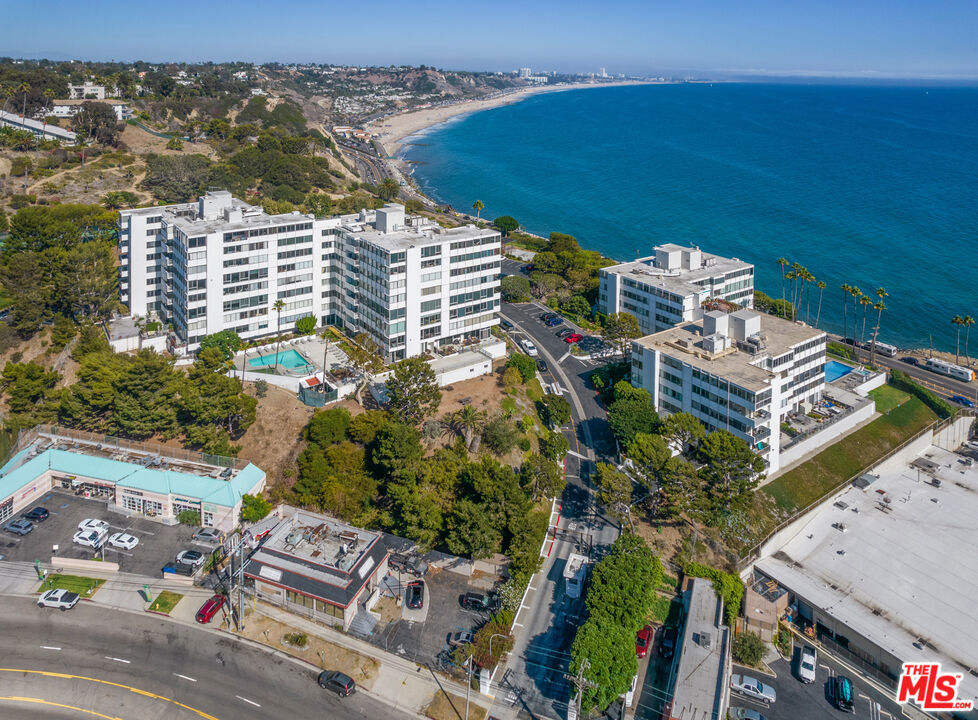 17350 Sunset Boulevard Unit: 404c