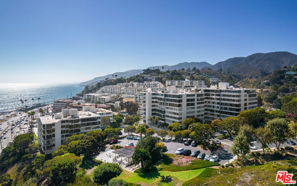 17350 Sunset Boulevard Unit: 404c