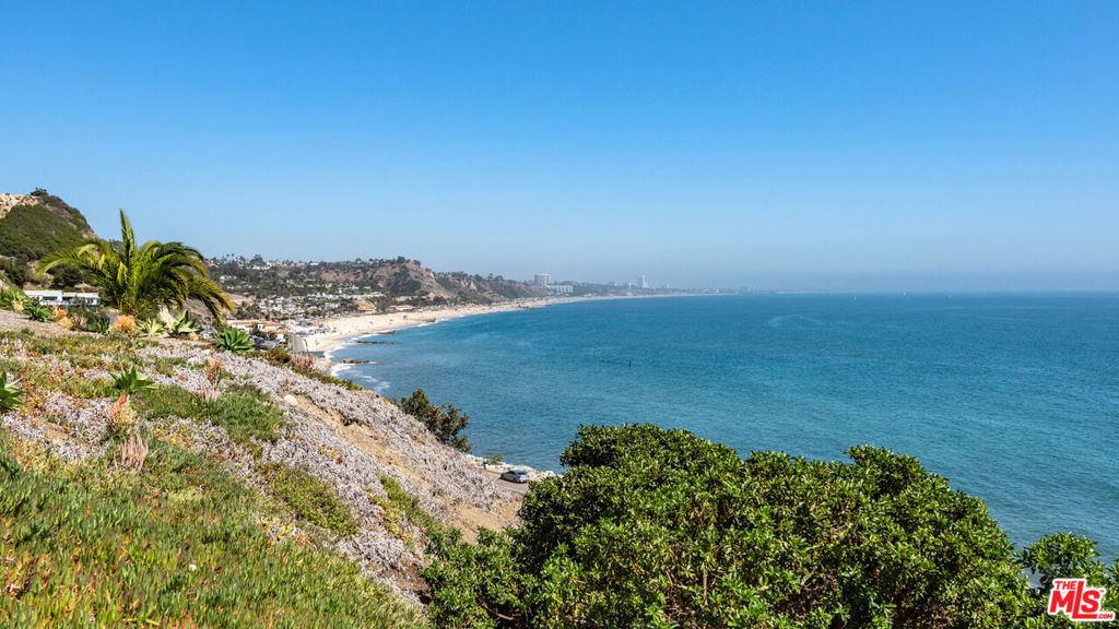 17350 Sunset Boulevard Unit: 404c