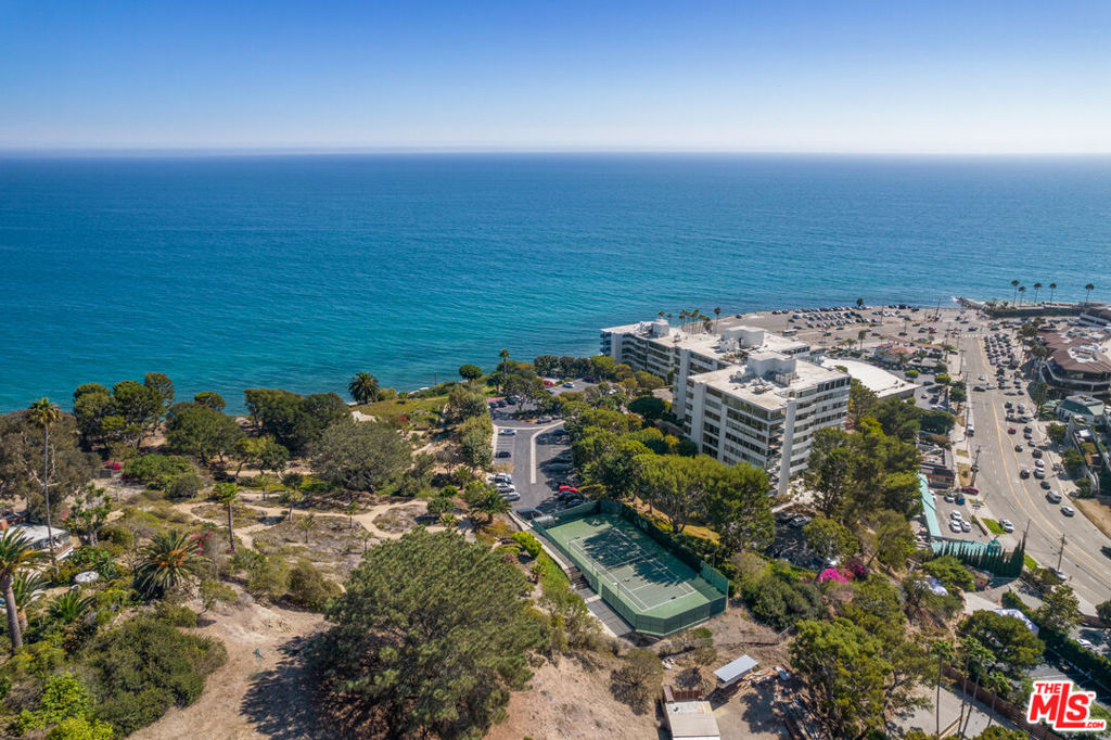 17350 Sunset Boulevard Unit: 404c