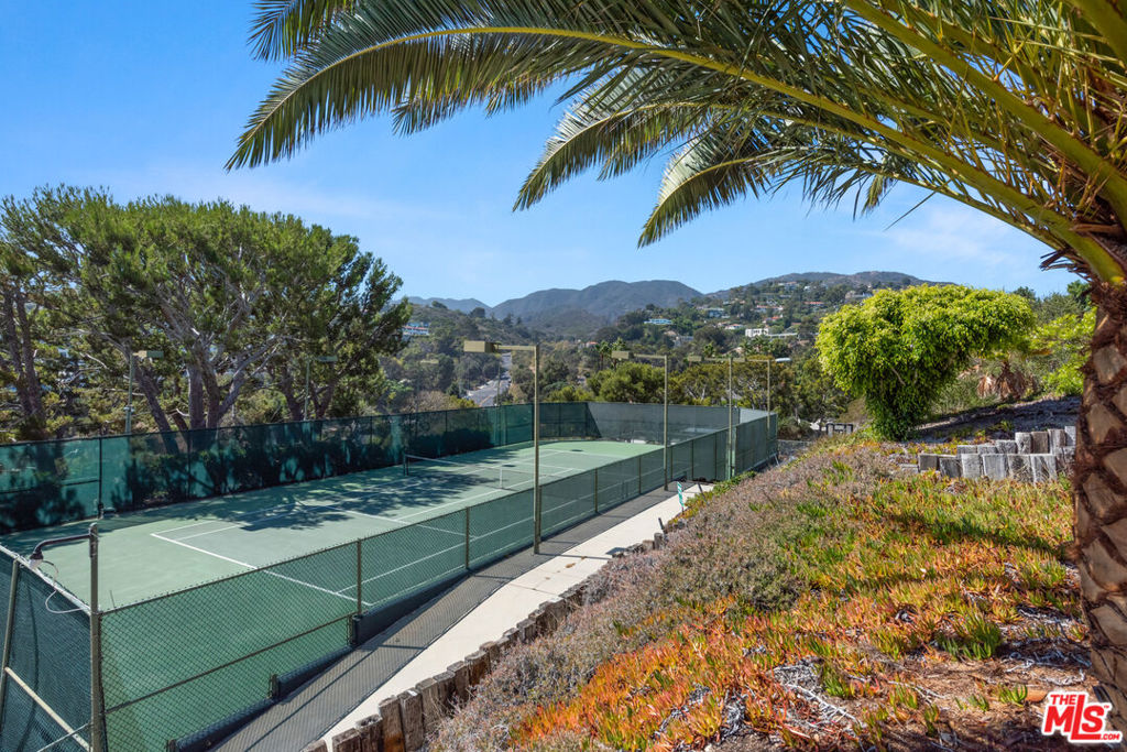 17350 Sunset Boulevard Unit: 404c
