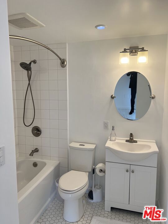 17350 Sunset Boulevard Unit: 404c