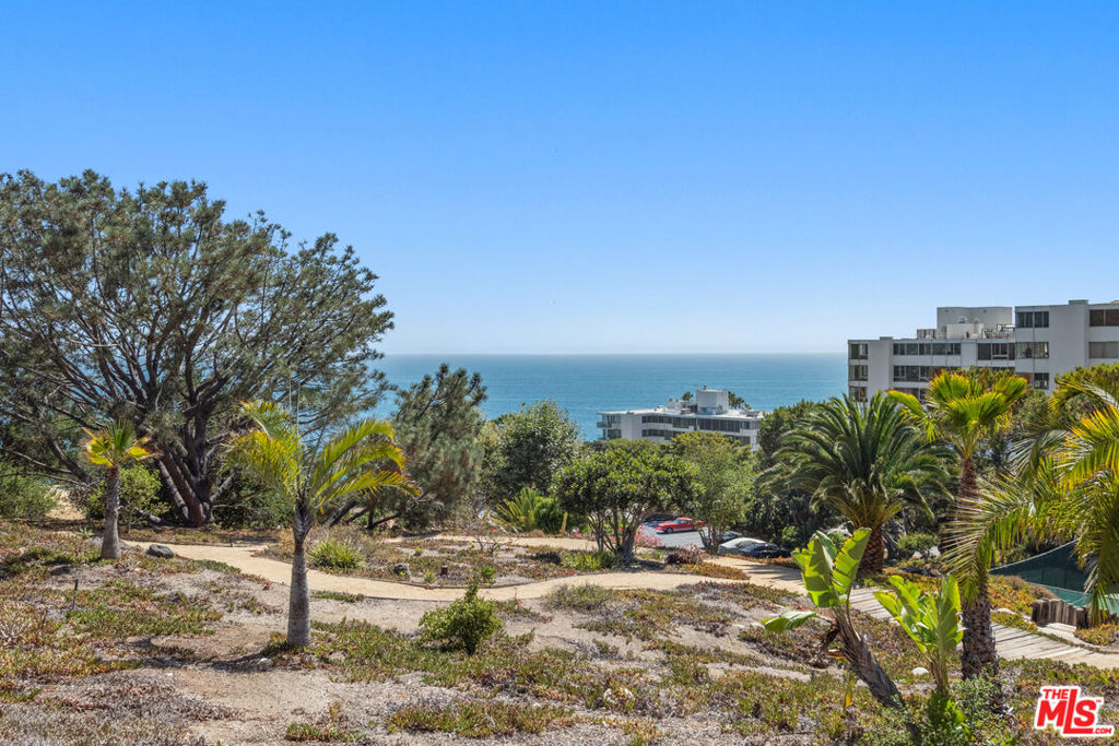 17350 Sunset Boulevard Unit: 404c