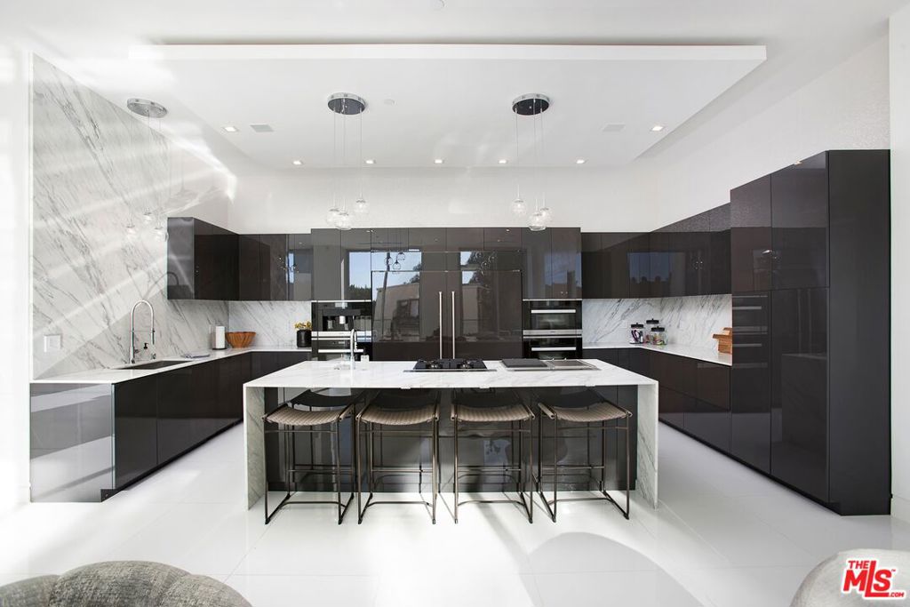 9459 Beverly Crest Drive