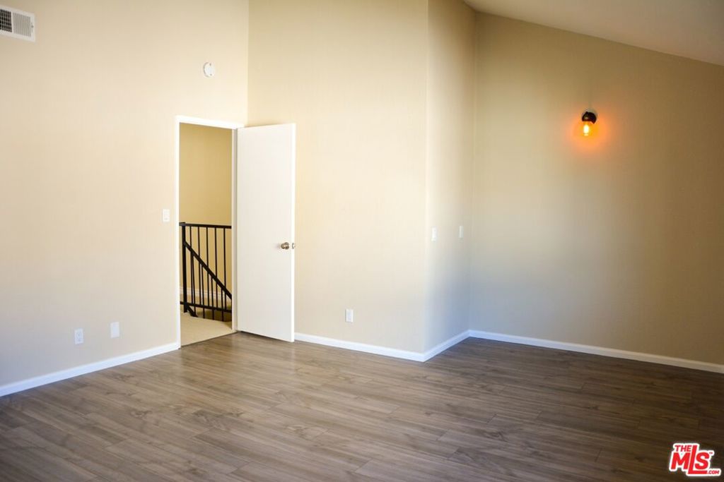 4229 W Rosecrans Avenue Unit: 4